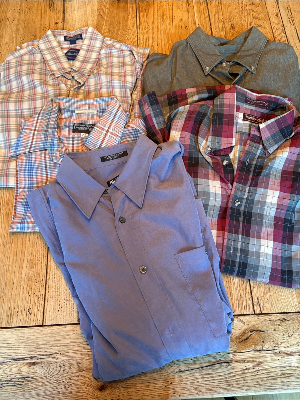 5 Men's Button Downs. Size M.
